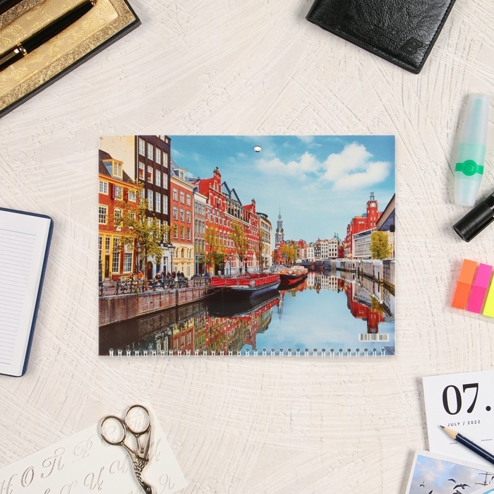 Календарь квартальный, трио Календарь квартальный, трио "Старинный город" 2025 год, 73 х 29 см