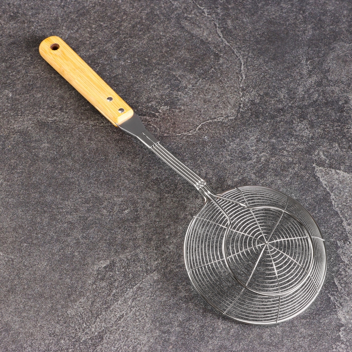 Дуршлаг-сито с деревянной ручкой 39см, диаметр13см, глубина 4,5см Дуршлаг-сито с деревянной ручкой 39см, диаметр13см, глубина 4,5см