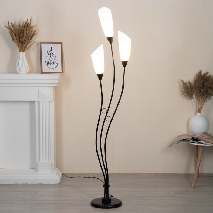 Торшер  Торшер "Айрис" 3хЕ27 15Вт черно-белый h.167 см