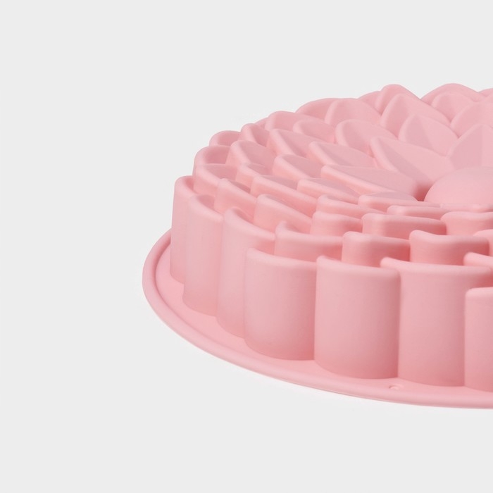 Форма для выпечки Доляна &laquo;Хризантема&raquo;, силикон, d=22 см, цвет розовый