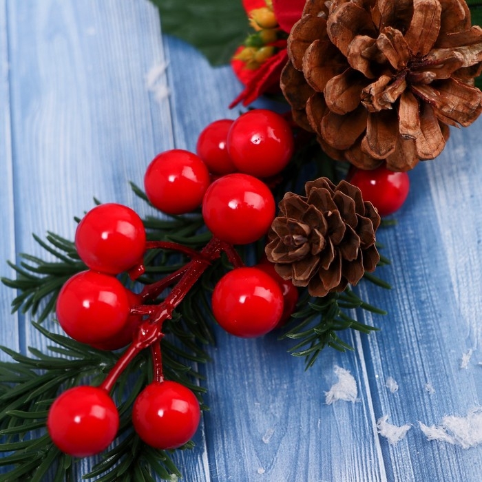 Декор  Декор "Зимнее очарование" шишки ягоды алый цветок, 30 см
