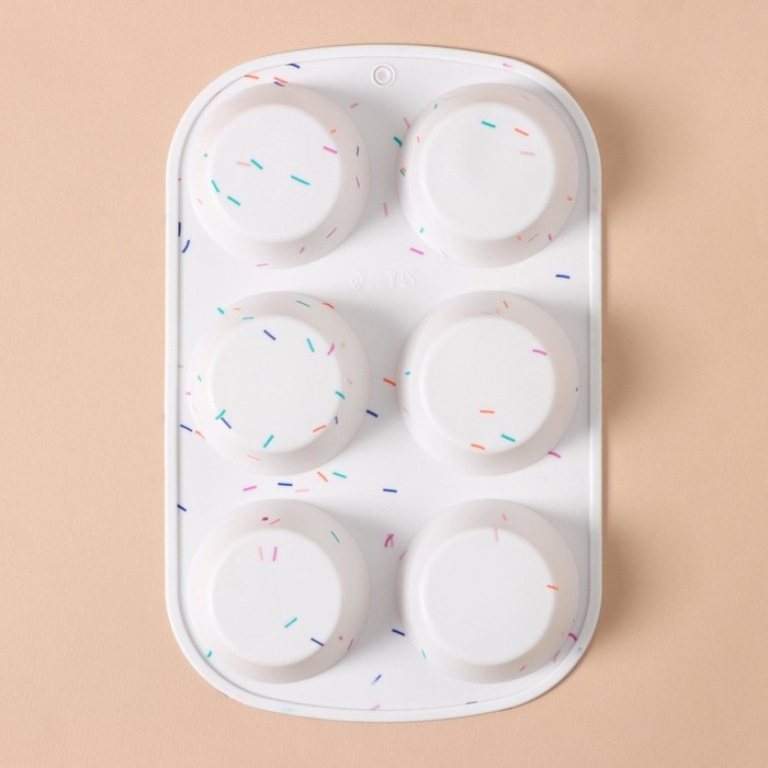 Форма для выпечки KONFINETTA «Фигуры. Круг», силикон, 28×18×3,5 см, 6 ячеек (d=7,5 см), цвет белый Форма для выпечки KONFINETTA «Фигуры. Круг», силикон, 28×18×3,5 см, 6 ячеек (d=7,5 см), цвет белый