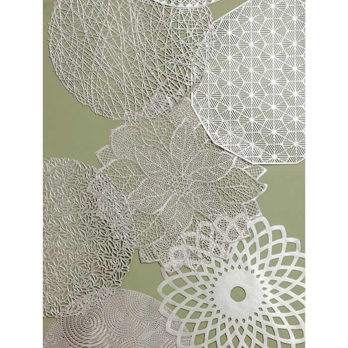 Салфетка сервировочная на стол «Гипноз», d=38 см, цвет серебро