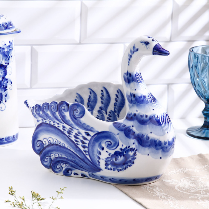 Фруктовница «Белая уточка», 25×12×24 см, гжель Фруктовница «Белая уточка», 25×12×24 см, гжель