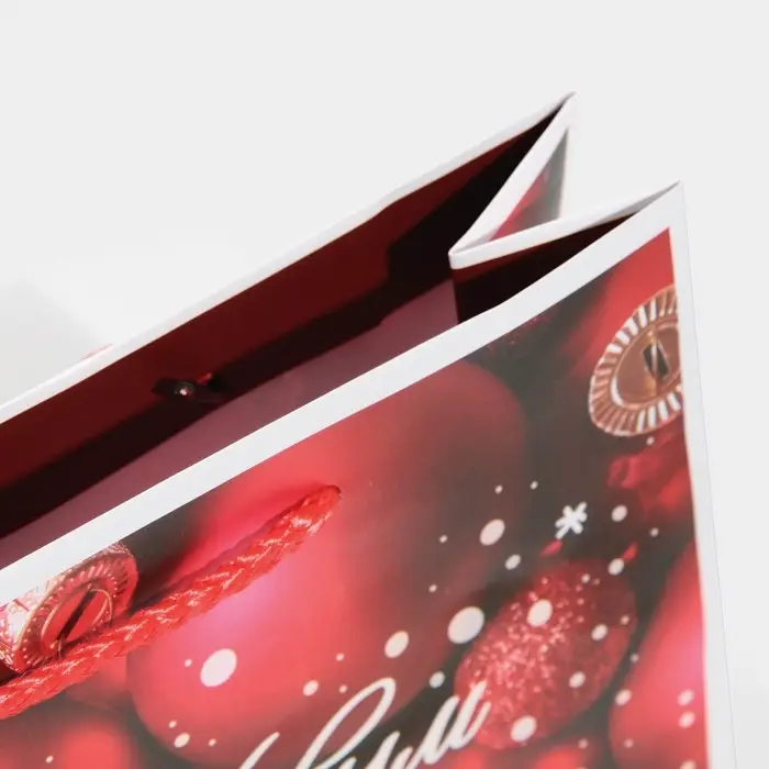 Пакет подарочный новогодний ламинированный «Шары», MS 23 х 18 х 8 см Пакет подарочный новогодний ламинированный «Шары», MS 23 х 18 х 8 см