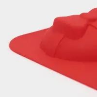 Форма для выпечки Доляна &laquo;Новый год. Праздник к нам приходит&raquo;, силикон, 26&times;17.5 см, 6 ячеек, красная