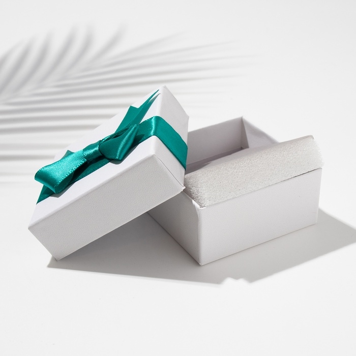 Коробочка подарочная под набор «Сюрприз», 7,5×7,5, цвет лент МИКС Коробочка подарочная под набор «Сюрприз», 7,5×7,5, цвет лент МИКС