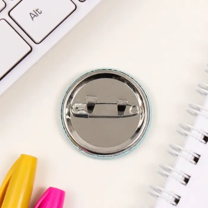 Значок закатной d=35 мм Значок закатной d=35 мм "Носок" 6,5х6,5 см