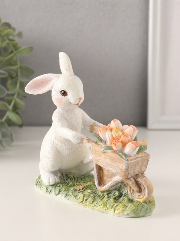 Сувенир полистоун  Сувенир полистоун "Кролик везет тележку с тюльпанами" 13,5х6х12 см