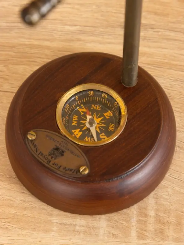 Лупа с подставкой 9х9х17 см Лупа с подставкой 9х9х17 см