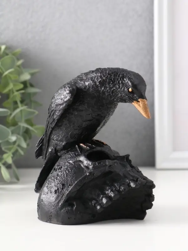 Фигура «Ворон на черепе», 12×12×8 см, чёрная