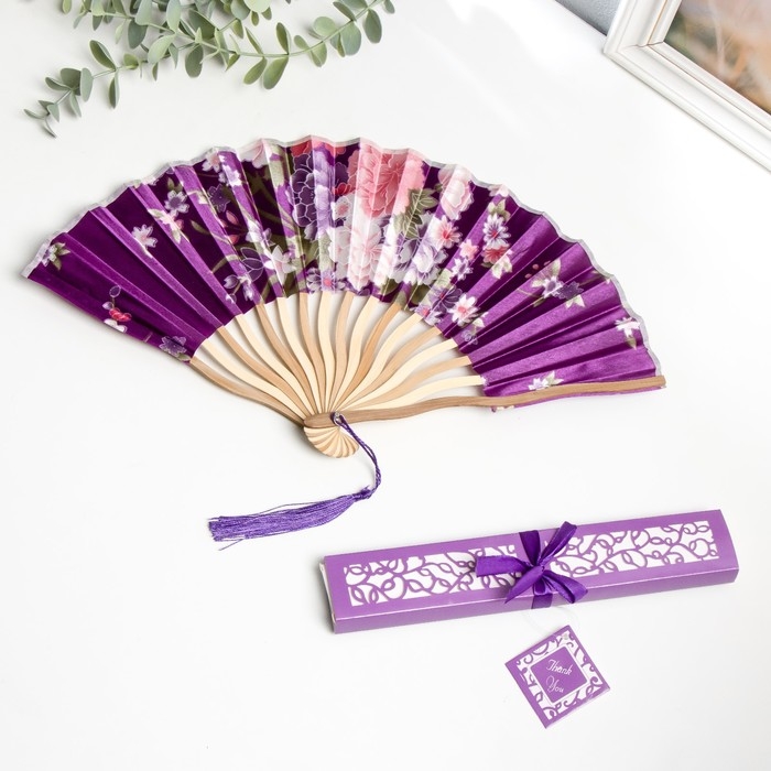 Веер бамбук, текстиль h=21 см изгиб, с кистью  Веер бамбук, текстиль h=21 см изгиб, с кистью "Цветы" в коробке, фиолетовый