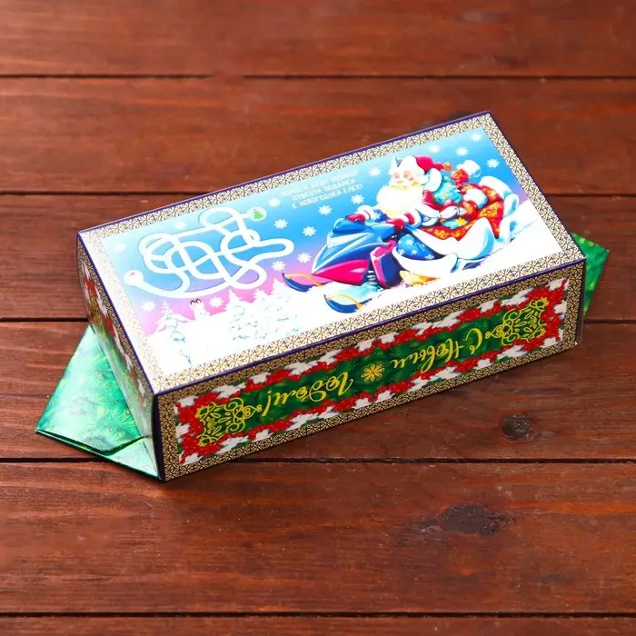 Подарочная коробка «Дед Мороз и Снегурочка» 20×10×6 см Подарочная коробка «Дед Мороз и Снегурочка» 20×10×6 см