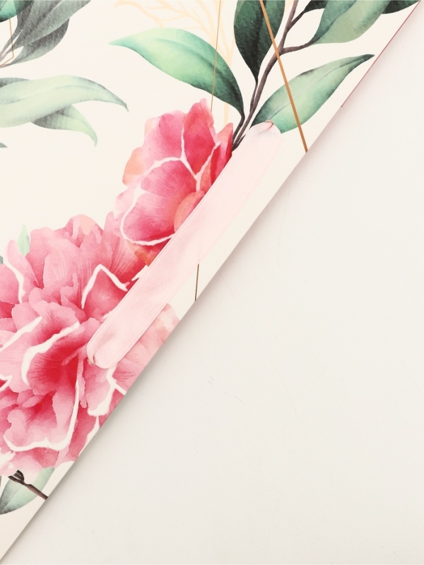 Пакет подарочный вертикальный "Самой прекрасной", 31 × 40 × 14 см