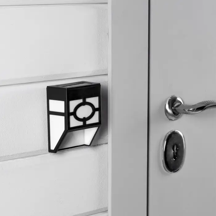 Садовый светильник, уличный, на солнечной батарее, накладной, 9&times;12&times;5 см, 1 LED, свечение тёплое белое