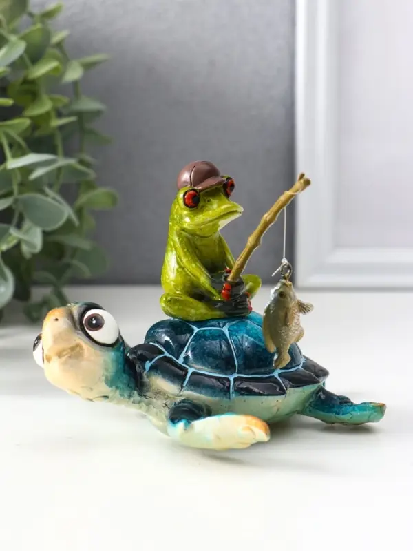 Сувенир полистоун лак "Лягуха рыбачит, сидя на черепахе" 12,5х11,5х9,7 см