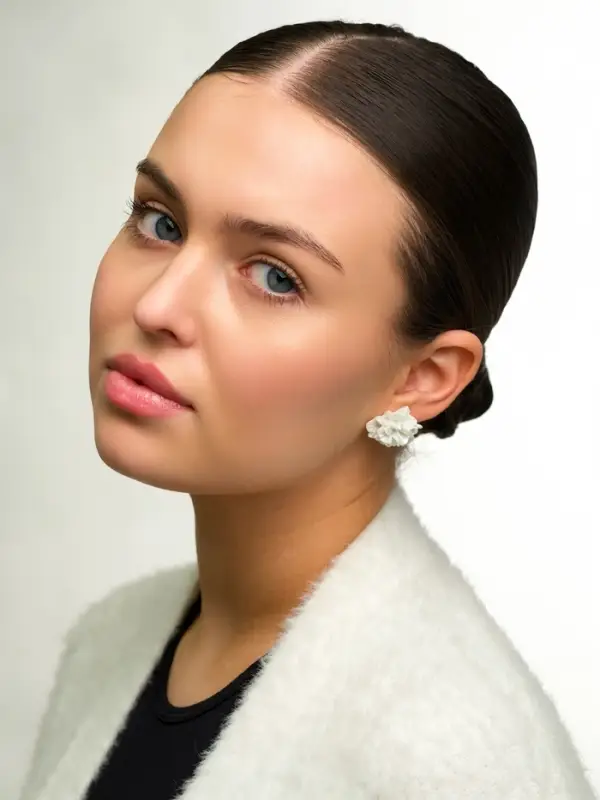 Серьги &laquo;Цветок бархатец&raquo;, цвет белый перламутр