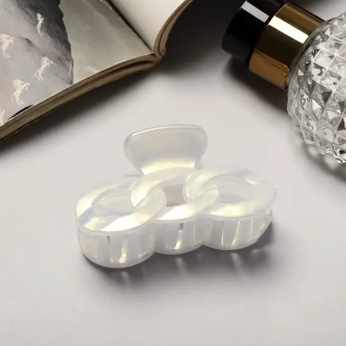 Крабик для волос &laquo;Жемчужный&raquo;, косичка, 7 см, белый