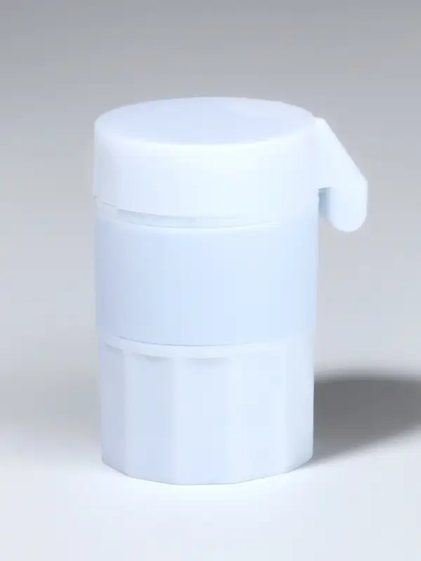 Таблетница с таблеторезкой, d = 4&times;6.5 см, цвет белый