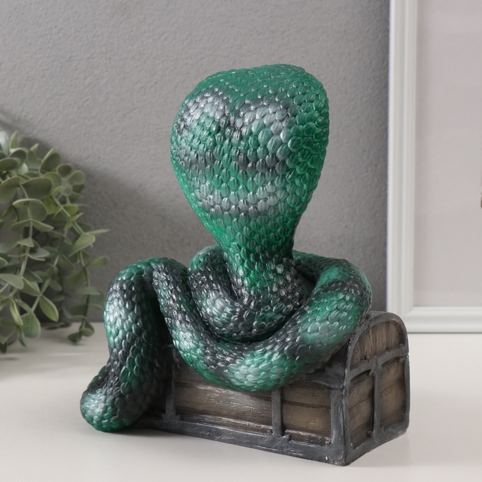 Копилка Копилка"КОБРА НА СУНДУКЕ "  20 х 17 х 12 см.