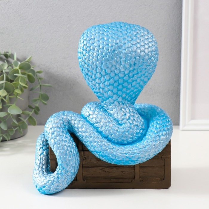 Копилка Копилка"КОБРА НА СУНДУКЕ "  20 х 17 х 12 см.