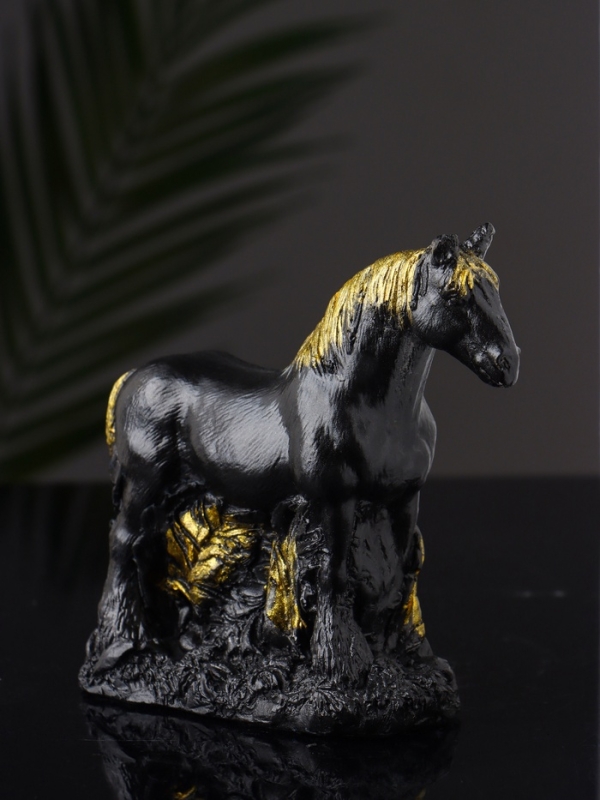Фигура  Фигура "Конь в  траве" 12х14х6 см, черный с позолотой