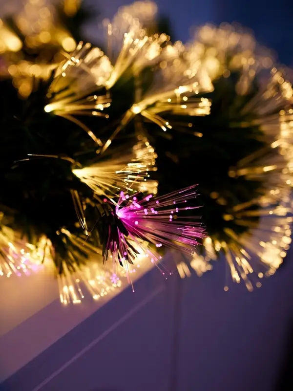 Хвойная гирлянда фиброоптическая «Вспышки» 200 см, автопереключение Хвойная гирлянда фиброоптическая «Вспышки» 200 см, автопереключение