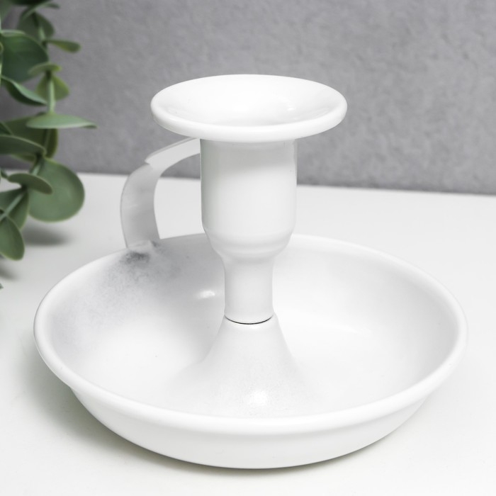 Подсвечник металл на 1 свечу с ручкой Подсвечник металл на 1 свечу с ручкой "Изгиб" белый 9х10,5х10,5 см