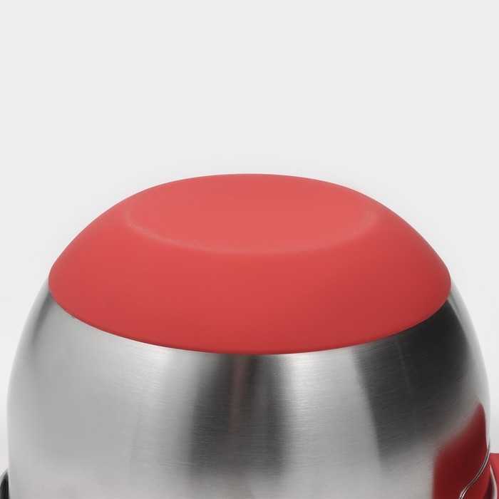 Миска из нержавеющей стали, 2 л, 22×19×11,5 см, с противоскользящим дном и мерной шкалой, силиконовая ручка Миска из нержавеющей стали, 2 л, 22×19×11,5 см, с противоскользящим дном и мерной шкалой, силиконовая ручка