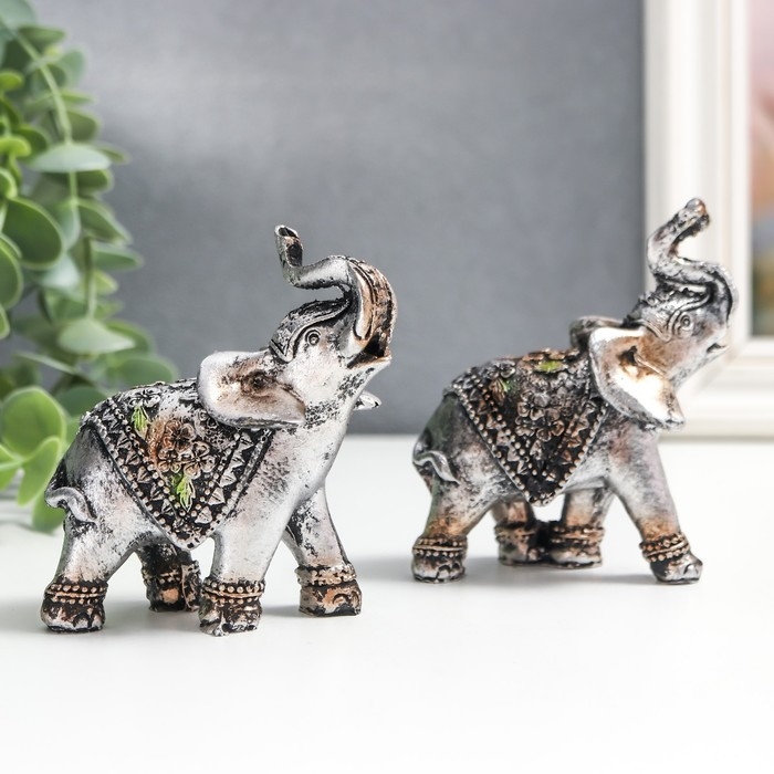 Сувенир полистоун Сувенир полистоун "Слоники в треугольных попонах" набор 2 шт 8х3х7,5 см