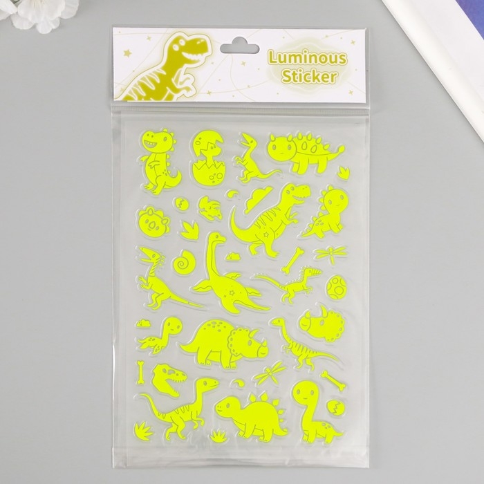 Наклейка пластик фосфорная Наклейка пластик фосфорная "Динозавры" МИКС 27х15,5 см