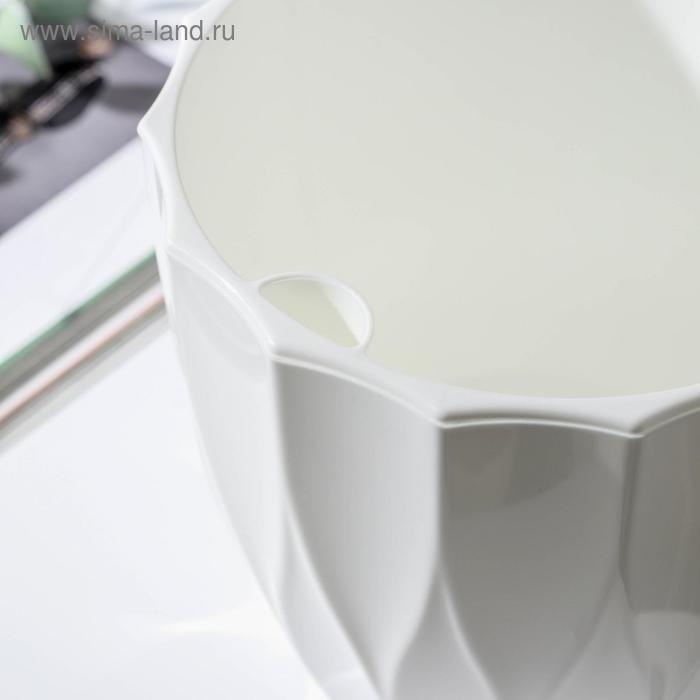 Кашпо для цветов со вставкой «Флюте», 3 л, цвет белый Кашпо для цветов со вставкой «Флюте», 3 л, цвет белый