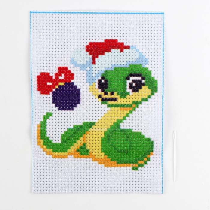 Вышивка крестиком для детей на новый год «Змея в шапочке», 14 х 10 см, новогодний набор для творчества Вышивка крестиком для детей на новый год «Змея в шапочке», 14 х 10 см, новогодний набор для творчества