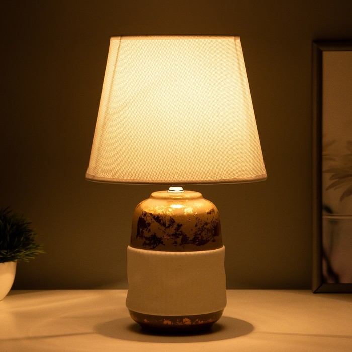 Настольная лампа Настольная лампа "Арнелла" Е14 40Вт бело-золотой 20х20х32 см