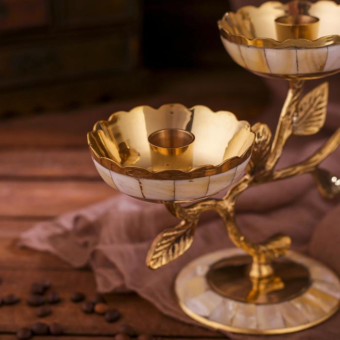 Подсвечник латунь на 3 свечи Подсвечник латунь на 3 свечи "Три бутона" с перламутром 25,5х10х18,5 см