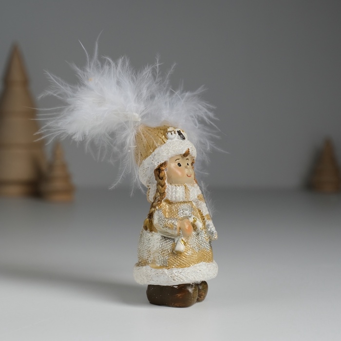 Сувенир полистоун  Сувенир полистоун "Девочка в шапке-сове, в золотистой шубке, с леденцом" 3,5х3,5х8 см