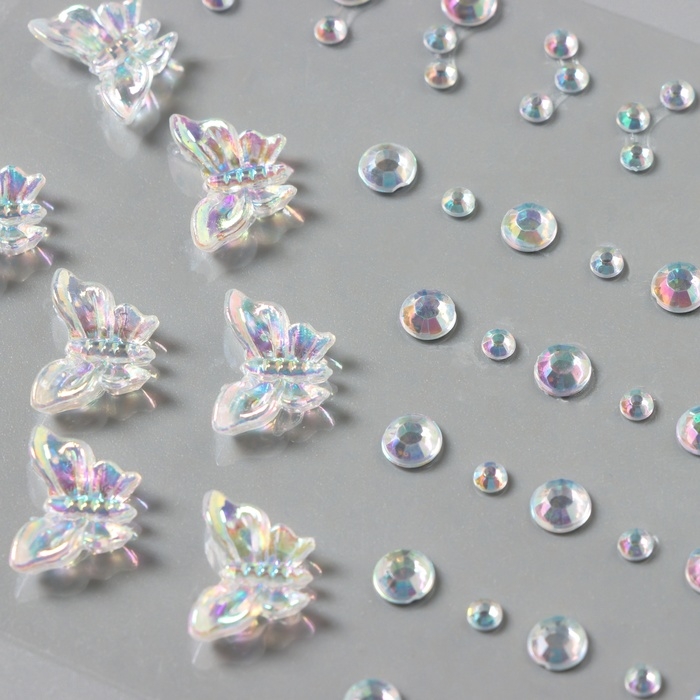 Наклейка пластик стразы "Полёт бабочки" белая 11х7,8 см