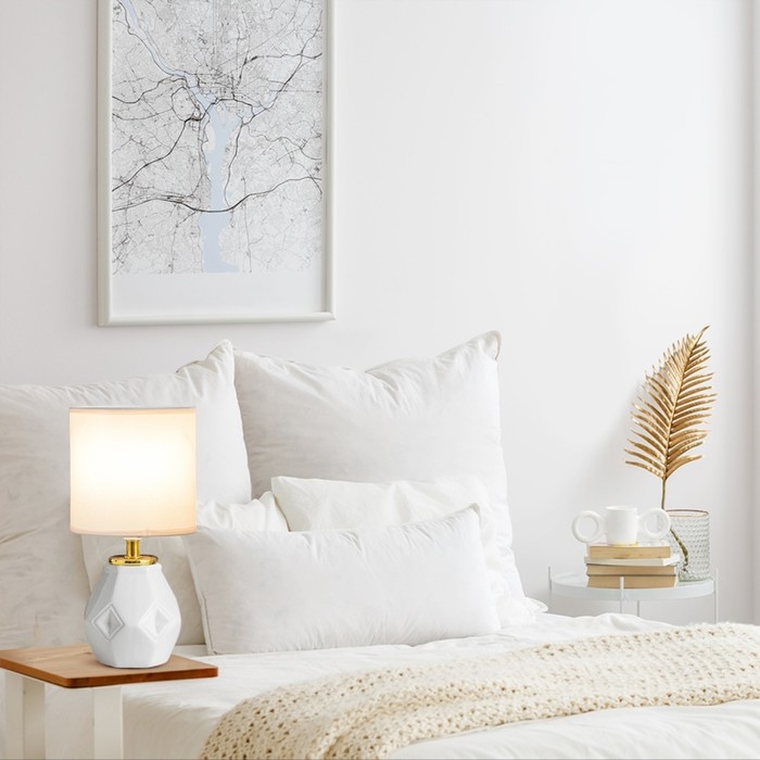 Настольная лампа Настольная лампа "Алес" Е14 40Вт белый 13х13х25 см RISALUX