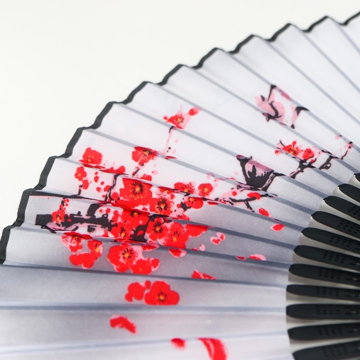 Веер бамбук, текстиль h=21 см  Веер бамбук, текстиль h=21 см "Красная сакура с птичками" белый, с кисточкой