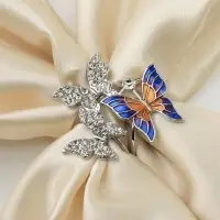 Кольцо для платка &laquo;Бабочки&raquo;, цветное в серебре