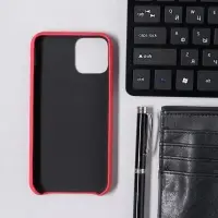 Чехол LuazON для iPhone 11 Pro, с отсеком под карты, кожзам, красный