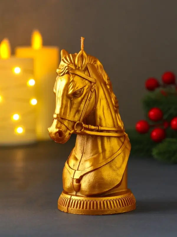 Декоративная свеча "Бюст лошади" (золото), 131 г