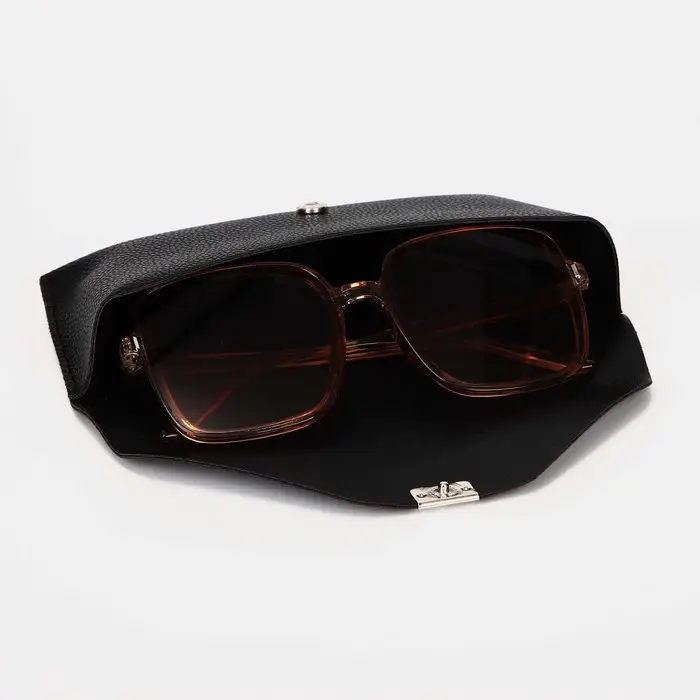 Футляр для очков на кнопке, цвет чёрный Футляр для очков на кнопке, цвет чёрный