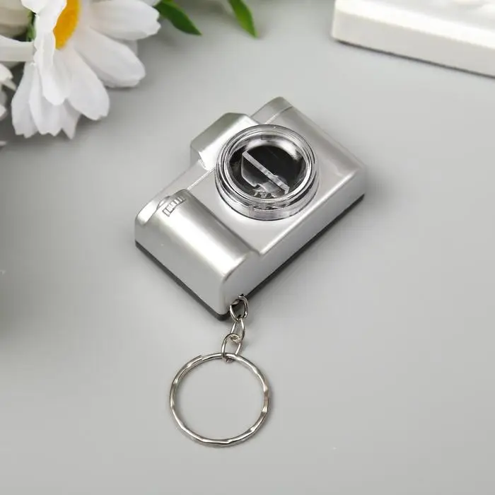 Фонарик брелок для ключей на кольце «Фотоаппарат», мигает, золото/серебро, 3.3×4.8×2 см, МИКС Фонарик брелок для ключей на кольце «Фотоаппарат», мигает, золото/серебро, 3.3×4.8×2 см, МИКС