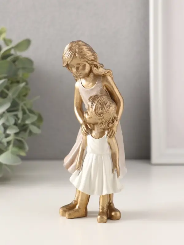 Фигурка полистоун &laquo;Старшая и младшая сестрёнки&raquo;, 6.5&times;5.5&times;14 см