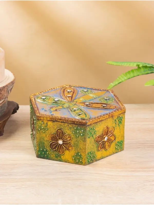 Шкатулка резная &laquo;Стрекоза&raquo;, 15&times;19&times;7.5 см, МДФ