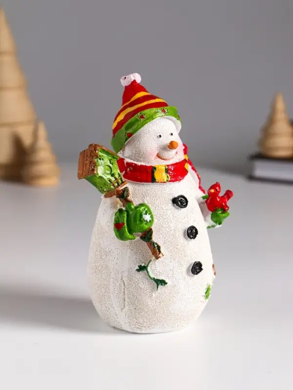 Сувенир полистоун  Сувенир полистоун "Снеговик со скворечником и птицей" 9х5,5х13 см