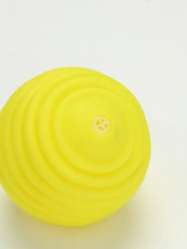 Игрушка пищащая Игрушка пищащая "Мячик, горизонтальные полоски", 5,5 см желтая