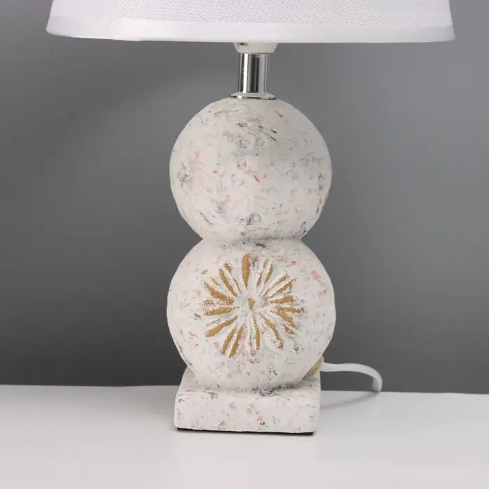 Лампа настольная RISALUX &laquo;Ника&raquo;, 40 Вт, Е14, белая, 20&times;20&times;34 см
