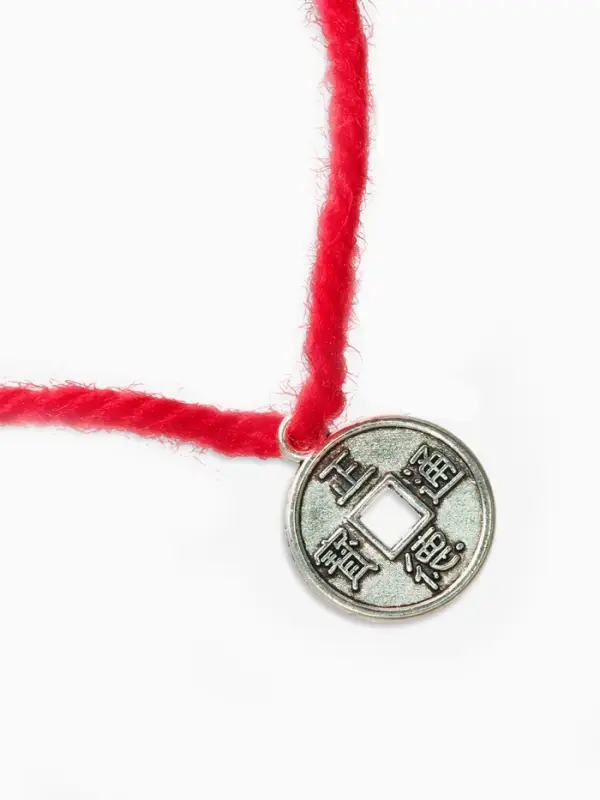 Браслет-оберег &laquo;Красная нить&raquo;, на богатство, монетка, цвет серебро, 35 см